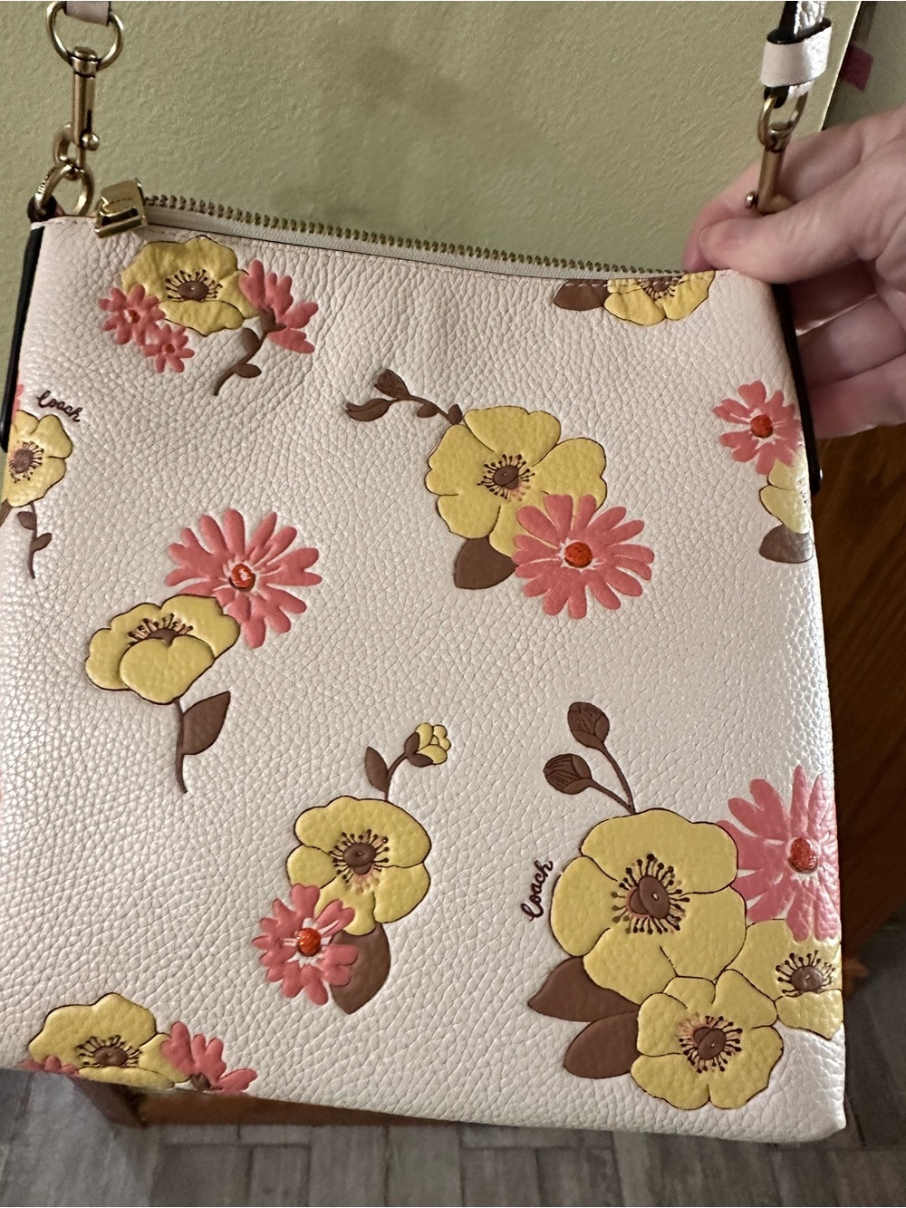 COACH Kitt Messenger Cross body Floral Printed. EUC - Picture 8 of 14